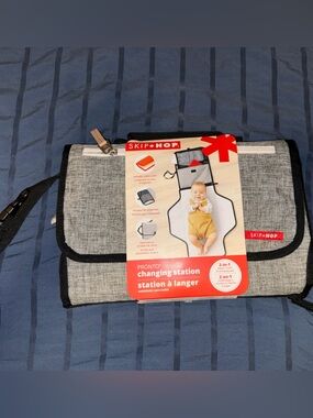 Skip Hop Gray and Black Pronto Changing Station